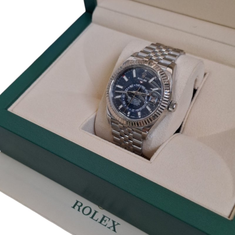 Relógio Rolex Sky-Dweller em Aço e Ouro Branco 42mm  Relógio Rolex Sky-Dweller em Aço e Ouro Branco 42mm
