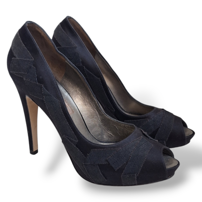 Peep Toe Salvatore Ferragamo Preto em Tecido