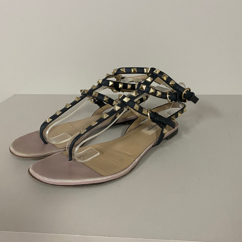 Rasteira Valentino Spikes Preta - 37 Rasteira Valentino Spikes Preta - 37