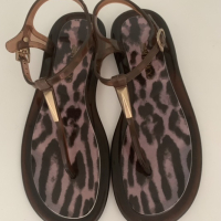 Rasteira de Plástico Jimmy Choo Onça