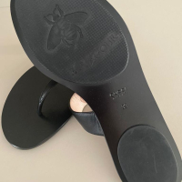 Rasteira Gucci de Tiras em Couro com Duplo G 38 - Nunca usada