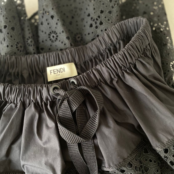 Saia Fendi Preta 40