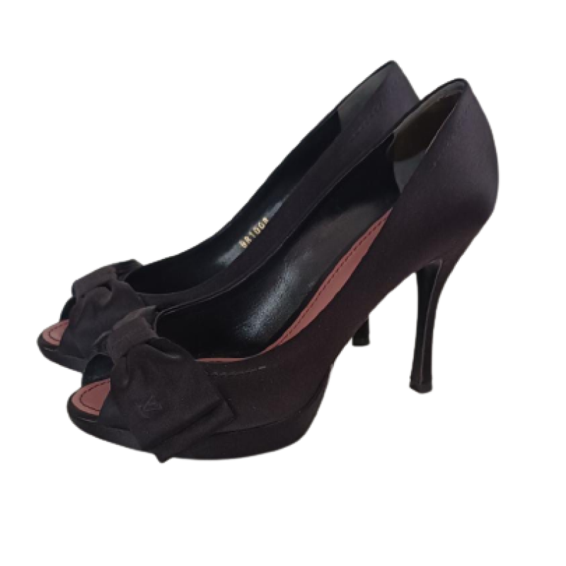 Salto Louis Vuitton Preto C/ Laço - 38 Salto Louis Vuitton Preto C/ Laço - 38