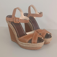 Sandália Christian Louboutin Anabela Caramelo - 36