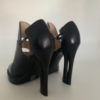 Sandália Fendi Bootie Heelsx Couro Preta