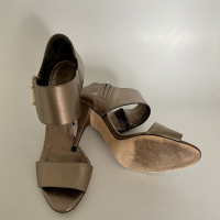 Sandália Gucci Metalizada Dourada