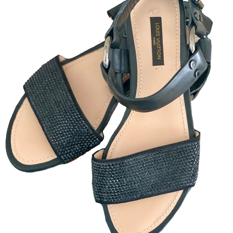 Sandália Louis Vuitton Preta Pedraria