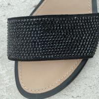 Sandália Louis Vuitton Preta Pedraria
