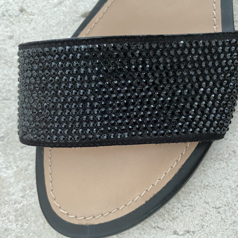 Sandália Louis Vuitton Preta Pedraria Sandália Louis Vuitton Preta Pedraria