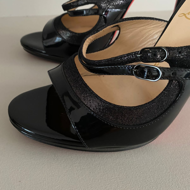 Peep Toe Christian Louboutin Verniz Preto-36