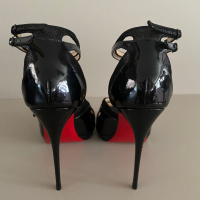 Peep Toe Christian Louboutin Verniz Preto-36