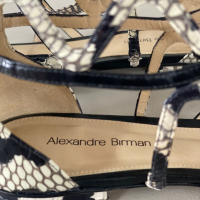 Sandália Rasteira Alexandre Birman Gladiador Python Preta e Bege-36