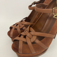 Sandália Yves Saint Laurent Suede Caramelo - 38