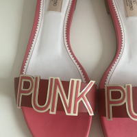 Sandália Valentino Punk Pinki's - Nunca Usada