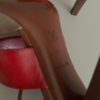 Sandália Louis Vuitton Tiras Couro Vermelho e Marrom - 40 