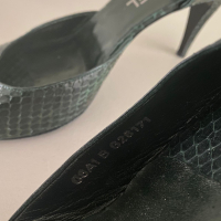 Peep Toe Chanel Python Verde 39