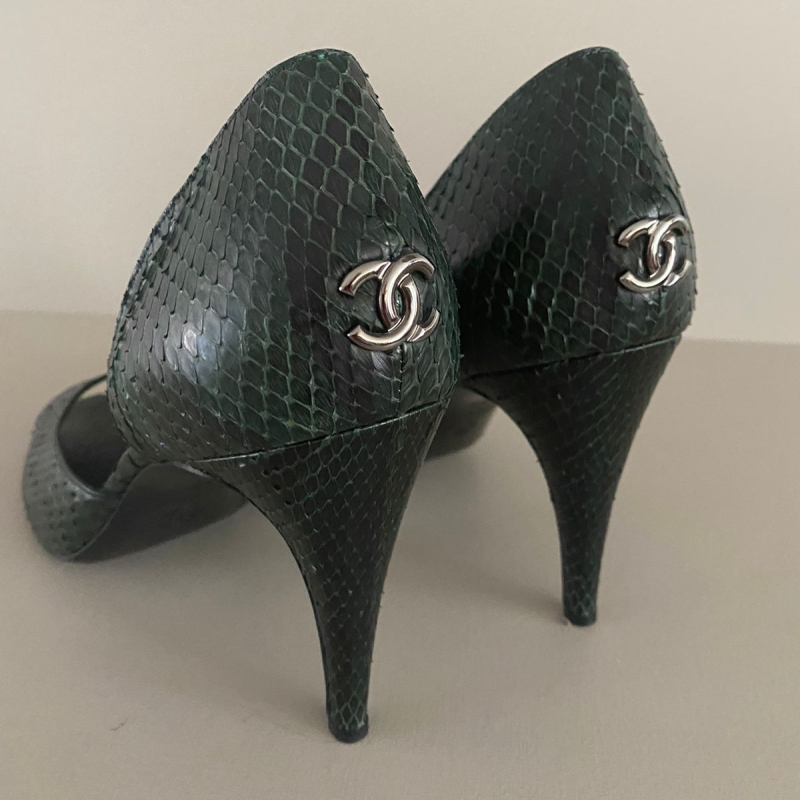 Peep Toe Chanel Python Verde 39 Peep Toe Chanel Python Verde 39