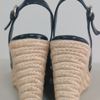 Sandália Gucci Anabela Verniz Preto - 37