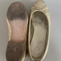 Sapatilha Chanel CC Cap Toe Matelassê Dourada 35