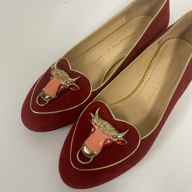 Sapatilha Charlotte Olympia Taurus Suede Vinho-35