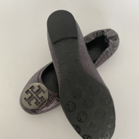 Sapatilha Tory Burch Couro Craquelado Metalizado Cinza - Nunca usada