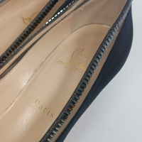 Scarpin Christian Louboutin Cetim Preto Embellished - 36