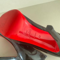 Sapato Christian Louboutin Preto Verniz-38