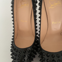 Scarpin Christian Louboutin Spikes - 35