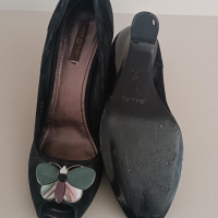 Sapato Louis Vuitton Preto C/ Detalhe de Borboleta - 38