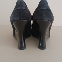 Sapato Louis Vuitton Preto C/ Detalhe de Borboleta - 38