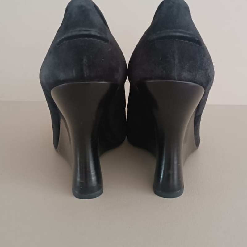 Sapato Louis Vuitton Preto C/ Detalhe de Borboleta - 38