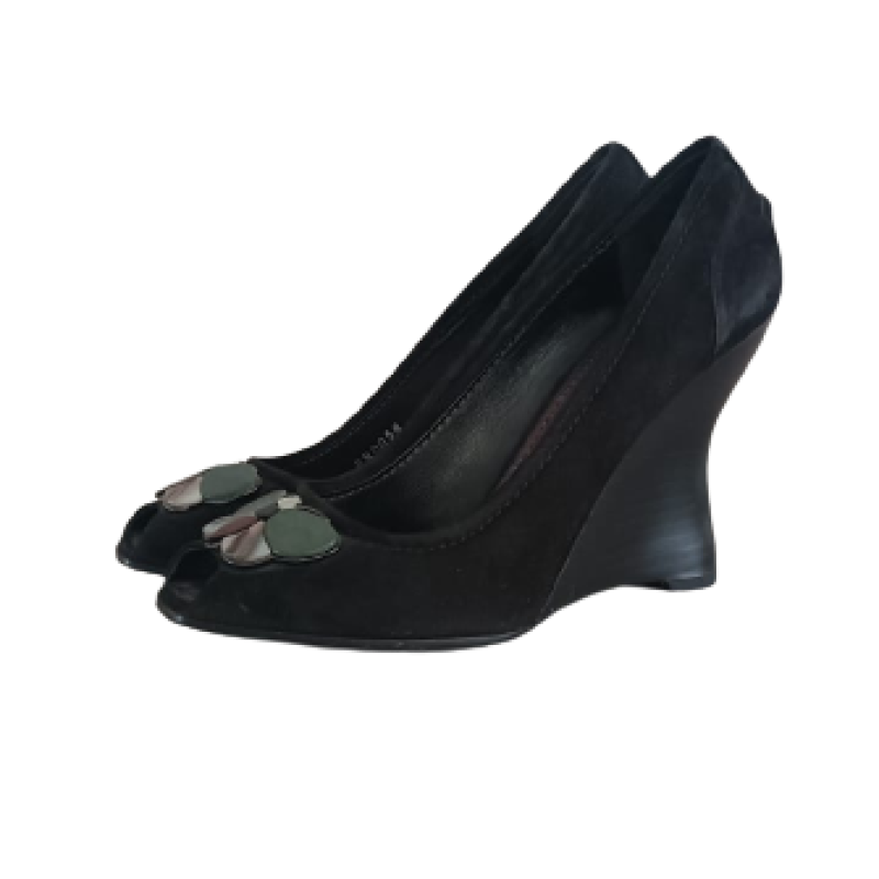 Sapato Louis Vuitton Preto C/ Detalhe de Borboleta - 38 Sapato Louis Vuitton Preto C/ Detalhe de Borboleta - 38