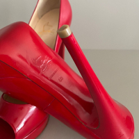 Sapato Peep Toe Christian Louboutin Verniz Vermelho-38