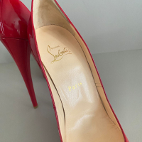 Sapato Peep Toe Christian Louboutin Verniz Vermelho-38