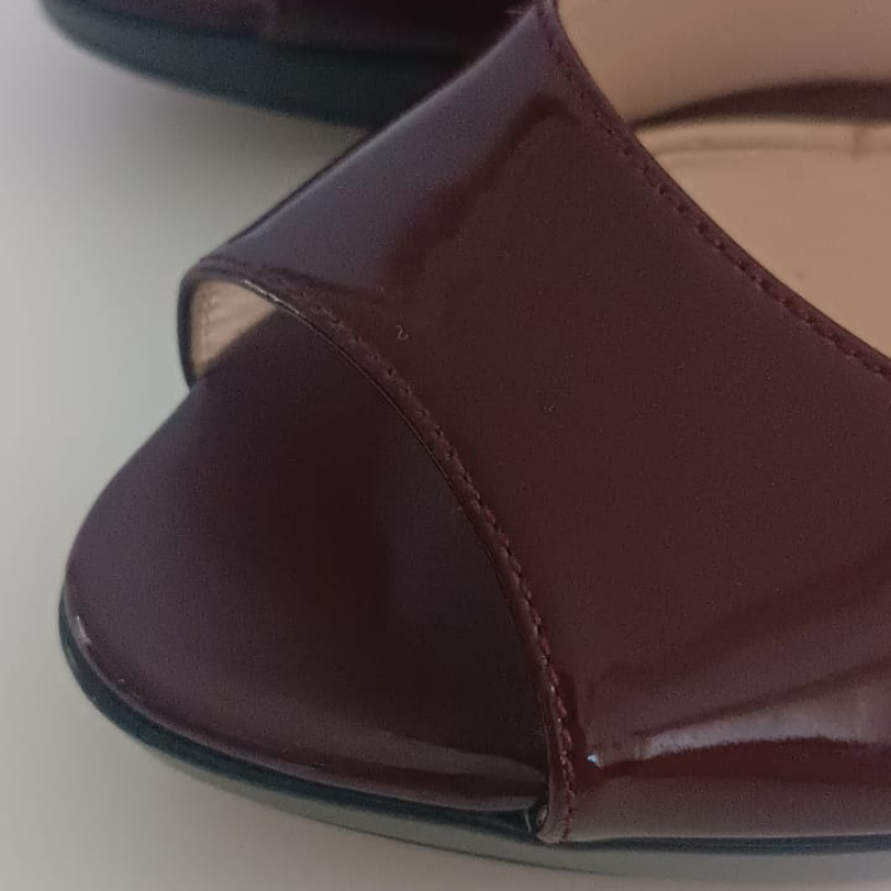 Peep Toe Prada Verniz Vinho - 38