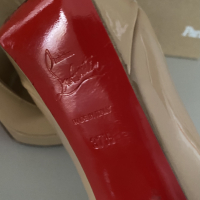 Sapato Pump Christian Louboutin Verniz Bege