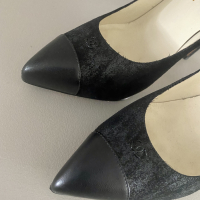 Scarpin Chanel Cap Toe Suede Stonado