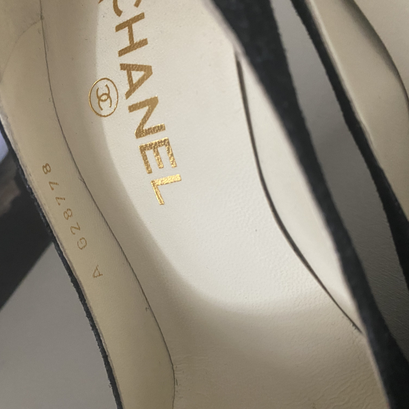 Scarpin Chanel Cap Toe Suede Stonado