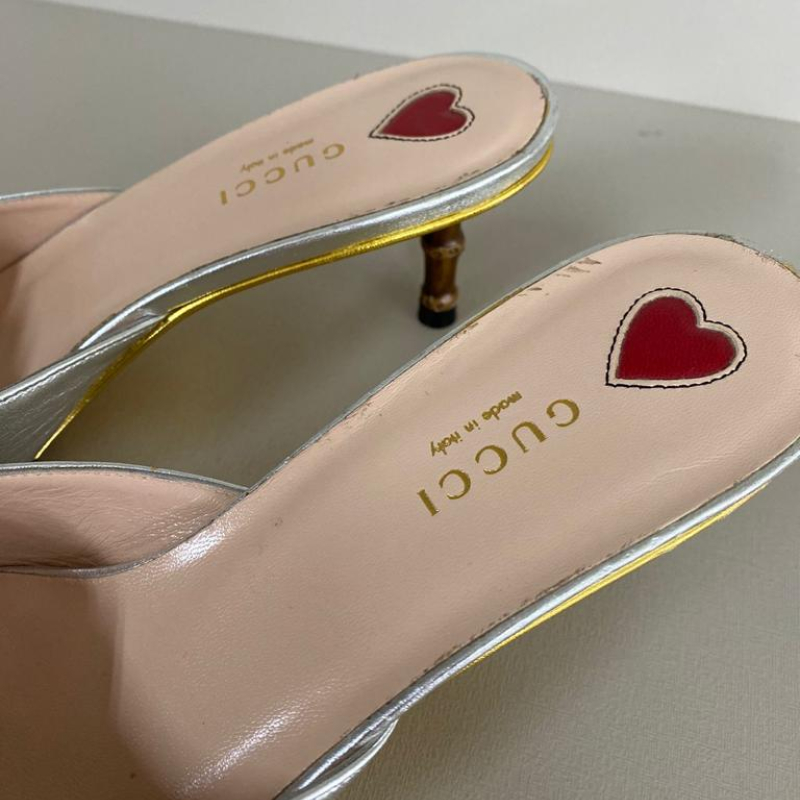 Scarpin Gucci Prata Pedraria-37