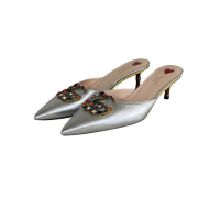 Scarpin Gucci Prata Pedraria-37