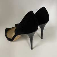 Scarpin Jimmy Choo Addison Suede Preto