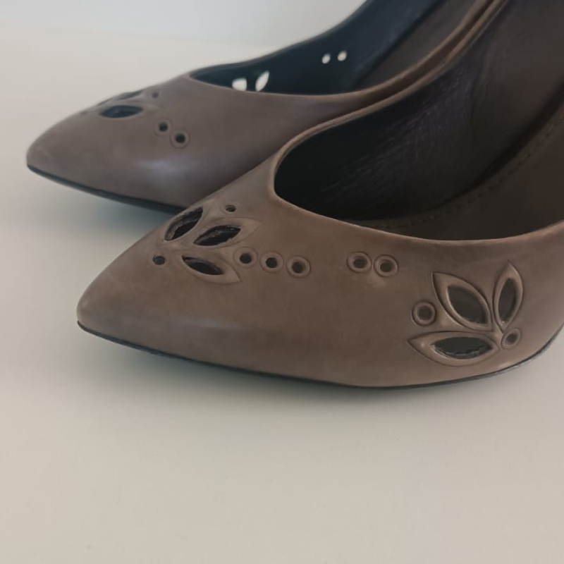 Scarpin Louis Vuitton Cinza - 36,5