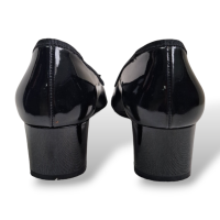 Scarpin Salvatore Ferragamo Fivela Verniz Preto-37