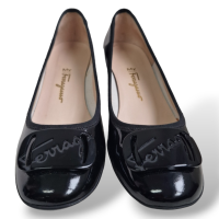 Scarpin Salvatore Ferragamo Fivela Verniz Preto-37