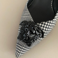 Scarpin Versace Tecido Embellished - 36