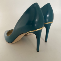 Scarpin Louis Vuitton Verde Nunca usado - 40