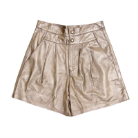 Shorts Wewe Couro Dourado