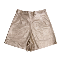 Shorts Wewe Couro Dourado