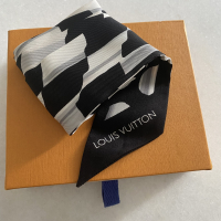 Twilly Louis Vuitton Seda Preto e Branco