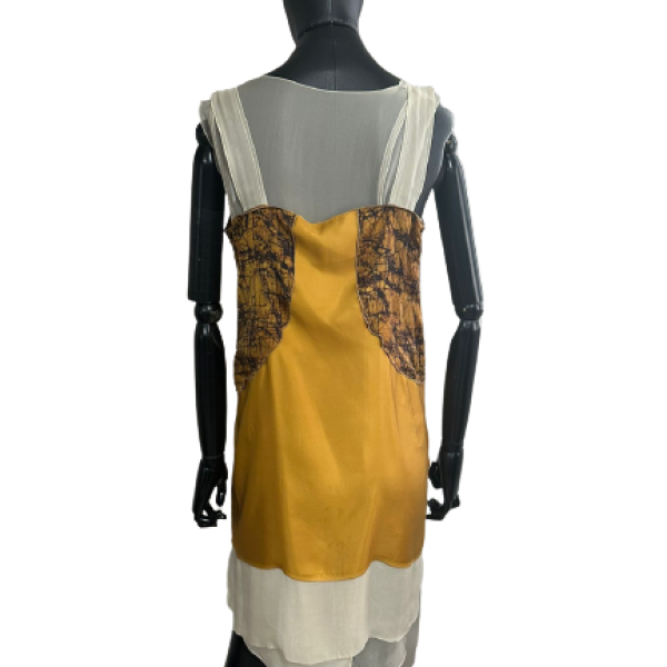 Vestido Bottega Veneta Seda Mostarda-40